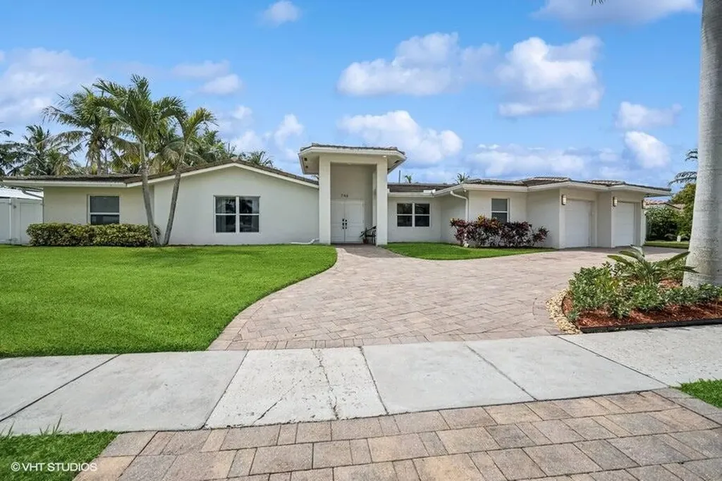 746 Sw 2nd Street Boca Raton FL 33486