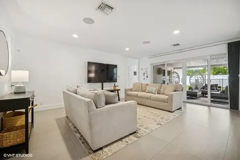 746 Sw 2nd Street Boca Raton FL 33486