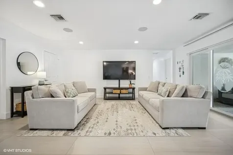 746 Sw 2nd Street Boca Raton FL 33486