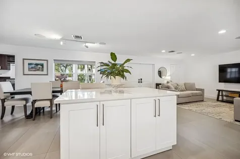 746 Sw 2nd Street Boca Raton FL 33486