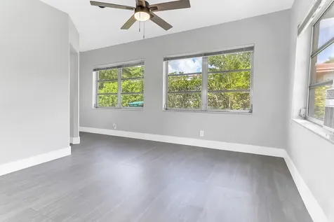7609 Nw 70 Avenue Tamarac FL 33321