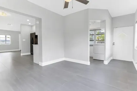 7609 Nw 70 Avenue Tamarac FL 33321