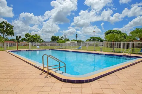 7609 Nw 70 Avenue Tamarac FL 33321