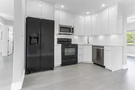7609 Nw 70 Avenue Tamarac FL 33321