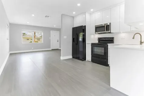 7609 Nw 70 Avenue Tamarac FL 33321