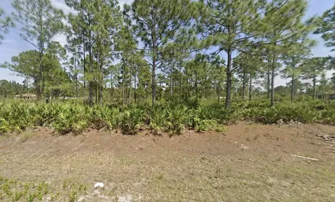 910 Dixie Avenue Lehigh Acres FL 33972