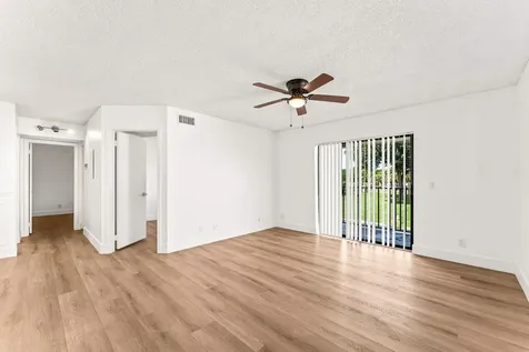 522 Trace Circle Deerfield Beach FL 33441