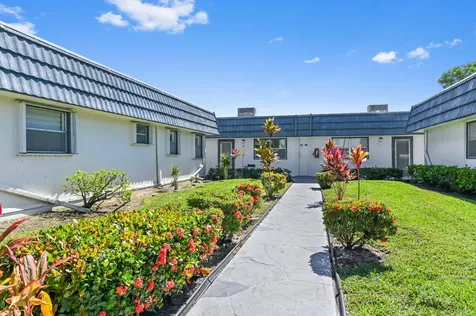 48 Waterford B Delray Beach FL 33446