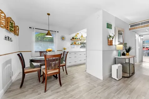 48 Waterford B Delray Beach FL 33446