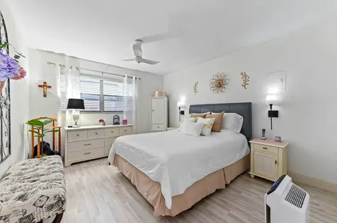 48 Waterford B Delray Beach FL 33446