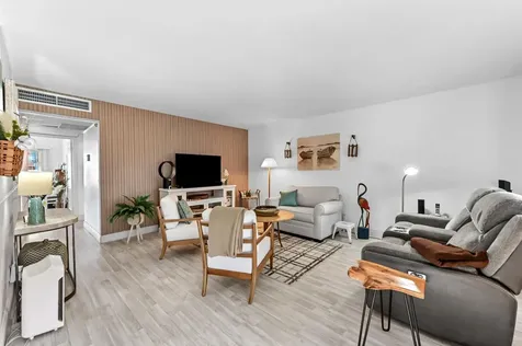 48 Waterford B Delray Beach FL 33446