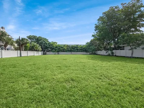 905 NE 6th Avenue Delray Beach FL 33483