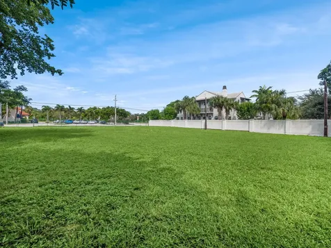 905 NE 6th Avenue Delray Beach FL 33483
