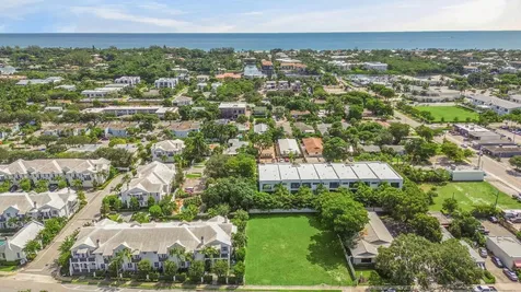 905 NE 6th Avenue Delray Beach FL 33483