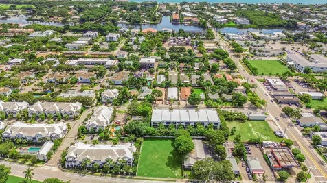 905 NE 6th Avenue Delray Beach FL 33483
