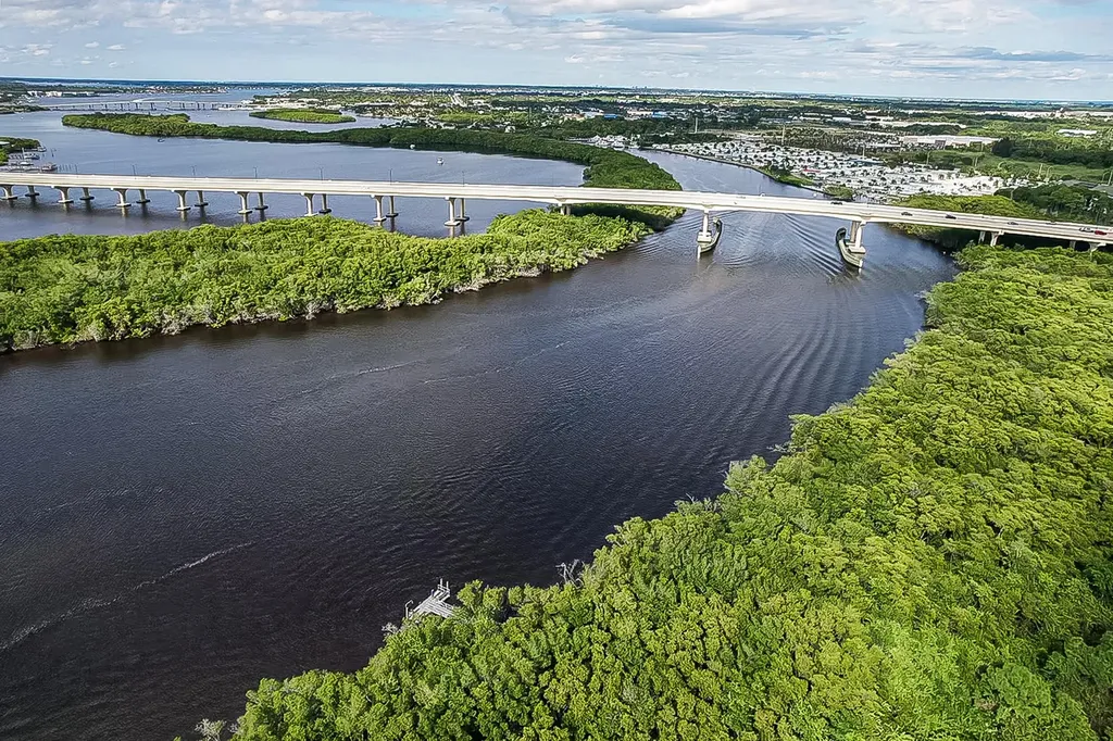 233 Sw Otter Run Place Stuart FL 34997