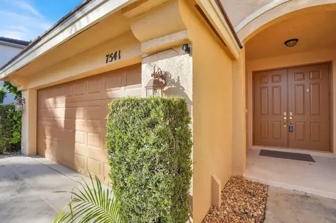 7541 Downwinds Lane Lake Worth FL 33467