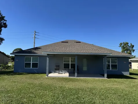1317 Se Sandia Drive Port Saint Lucie FL 34983