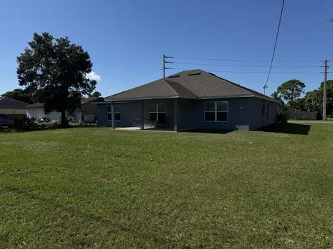 1317 Se Sandia Drive Port Saint Lucie FL 34983