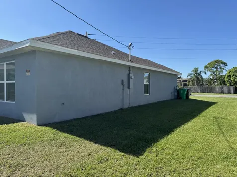 1317 Se Sandia Drive Port Saint Lucie FL 34983