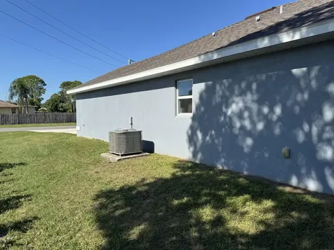 1317 Se Sandia Drive Port Saint Lucie FL 34983