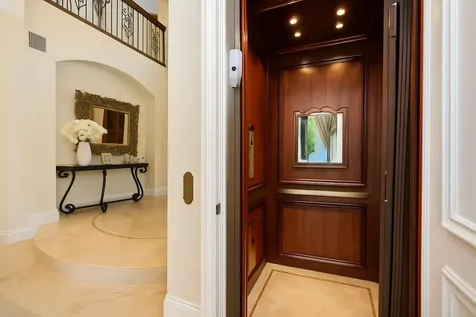 712 Ne 71st Street Boca Raton FL 33487