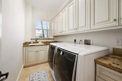 712 Ne 71st Street Boca Raton FL 33487