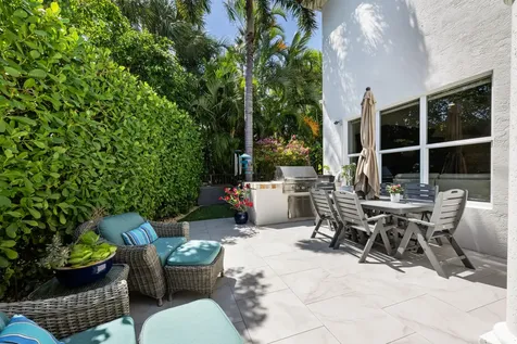 712 Ne 71st Street Boca Raton FL 33487