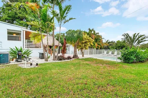 901 39th Court West Palm Beach FL 33407