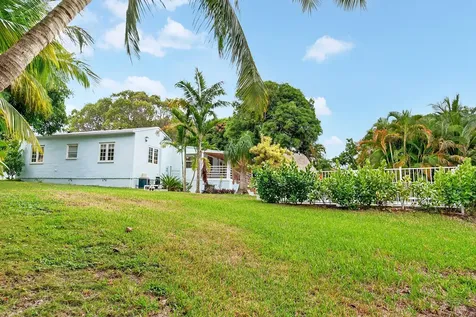 901 39th Court West Palm Beach FL 33407