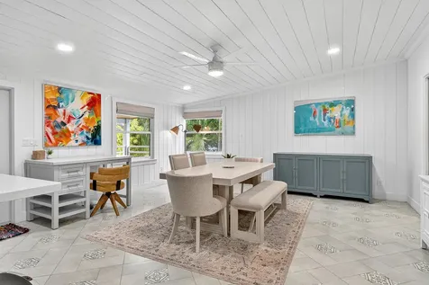 901 39th Court West Palm Beach FL 33407