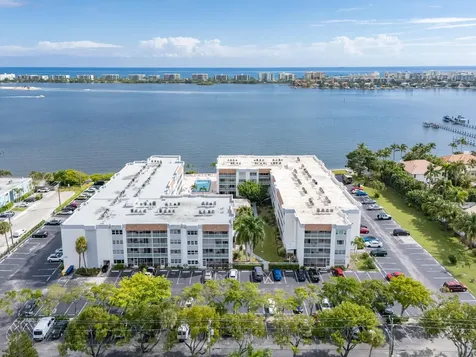 1516 S Lakeside Drive Lake Worth Beach FL 33460