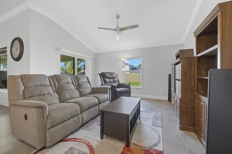 5957 Nw Brenda Circle Port Saint Lucie FL 34986