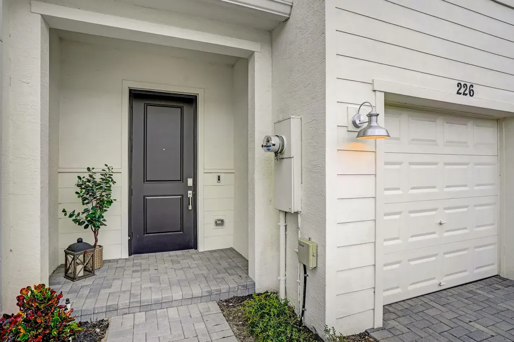 226 Se Woodbark Street Port Saint Lucie FL 34984