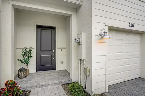 226 Se Woodbark Street Port Saint Lucie FL 34984