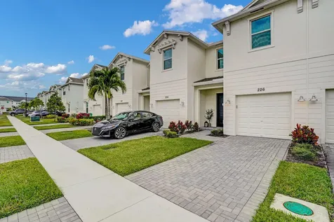 226 Se Woodbark Street Port Saint Lucie FL 34984