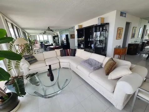 2017 S Ocean Drive Hallandale Beach FL 33009
