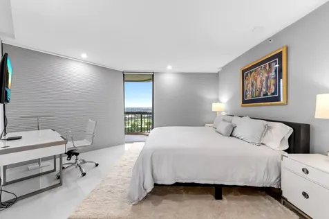 1900 Consulate Place West Palm Beach FL 33401