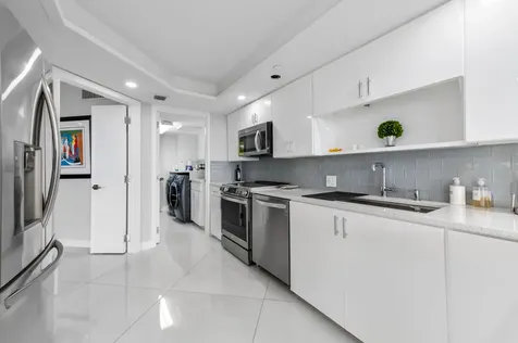 1900 Consulate Place West Palm Beach FL 33401