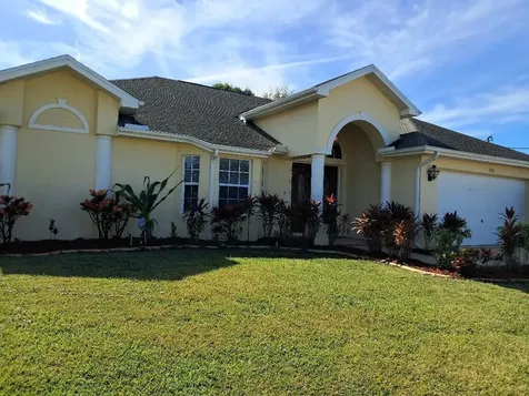 242 SW Amesbury Avenue Port Saint Lucie FL 34953
