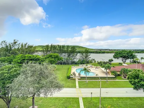 4550 Nw 18th Avenue Deerfield Beach FL 33064