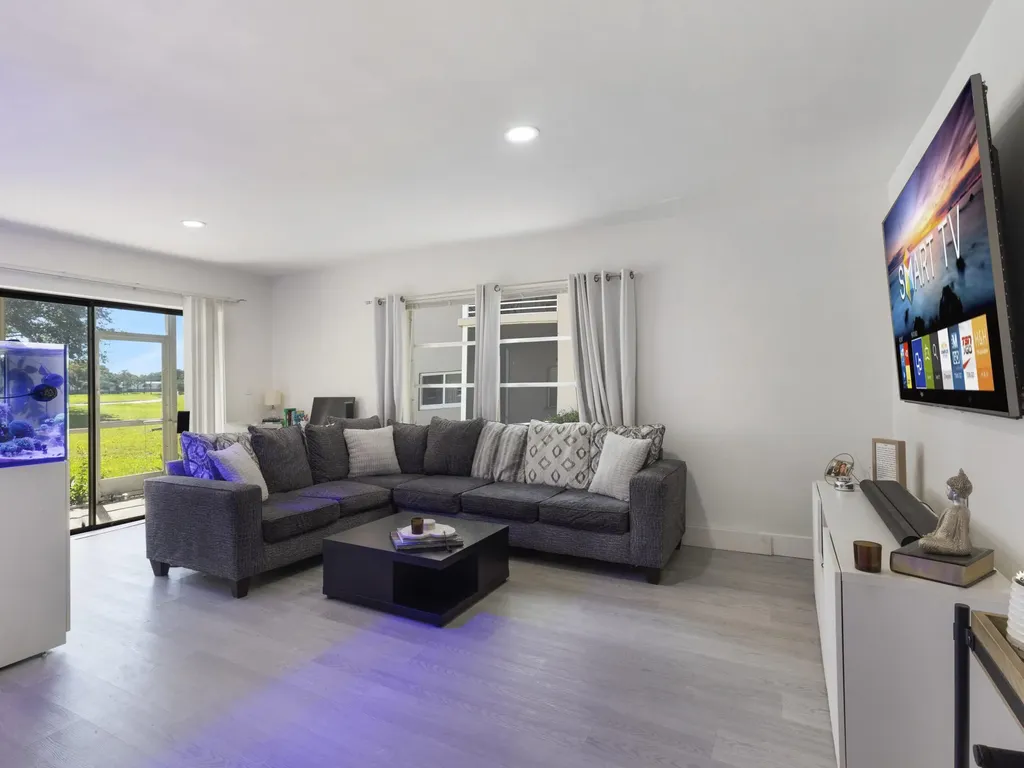 2430 Sw 81st Avenue Davie FL 33324