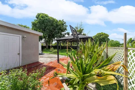 480 SW Lakehurst Drive Port Saint Lucie FL 34983