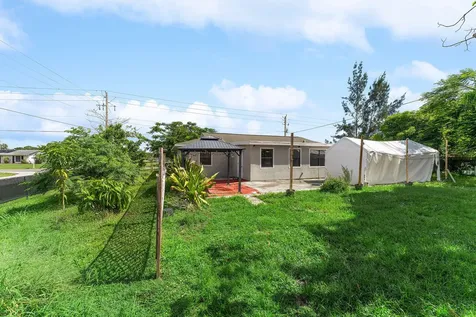 480 SW Lakehurst Drive Port Saint Lucie FL 34983