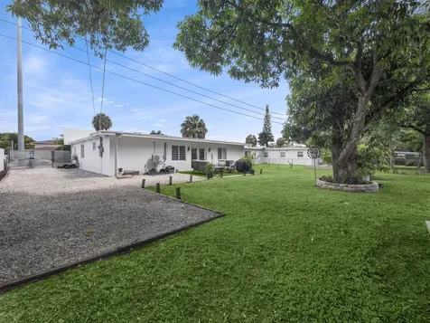 520 NE 135th Street North Miami FL 33161