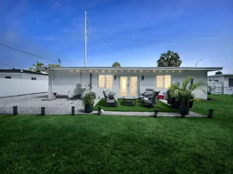 520 NE 135th Street North Miami FL 33161