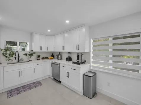 520 NE 135th Street North Miami FL 33161