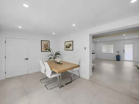 520 NE 135th Street North Miami FL 33161