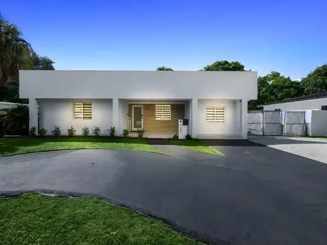 520 NE 135th Street North Miami FL 33161