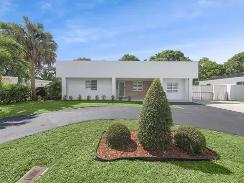 520 NE 135th Street North Miami FL 33161